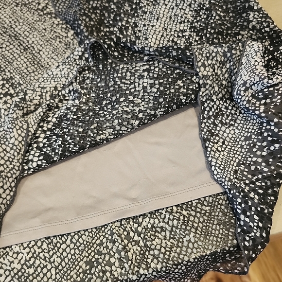 💙NWOT! Denver Hayes Black and White Patterned Blouse - Picture 4 of 4